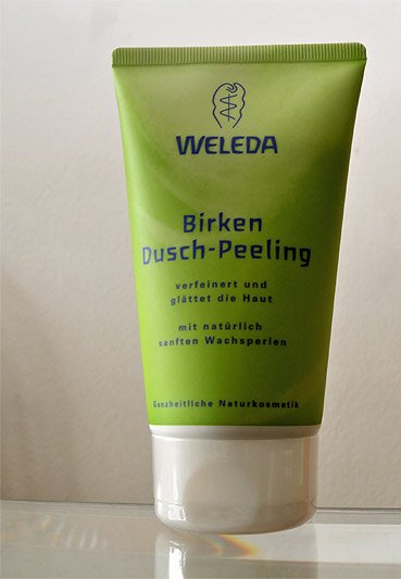 Hellgrüne Tube Birken-Dusch-Peeling von Weleda