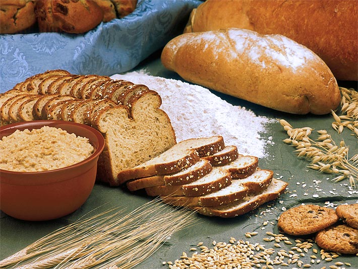 Gerste, Hafer, Mehl und Weizenprodukte wie Brot, Kekse und Kuchen