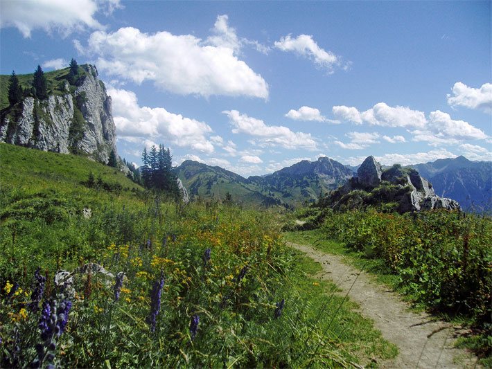 Hahnenkamm und die Gaichtspitze in den Tannheimer Bergen