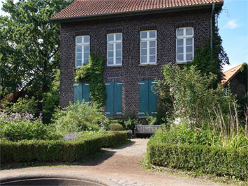 Eingang zum Kinderbauernhof im Südpark Düsseldorf